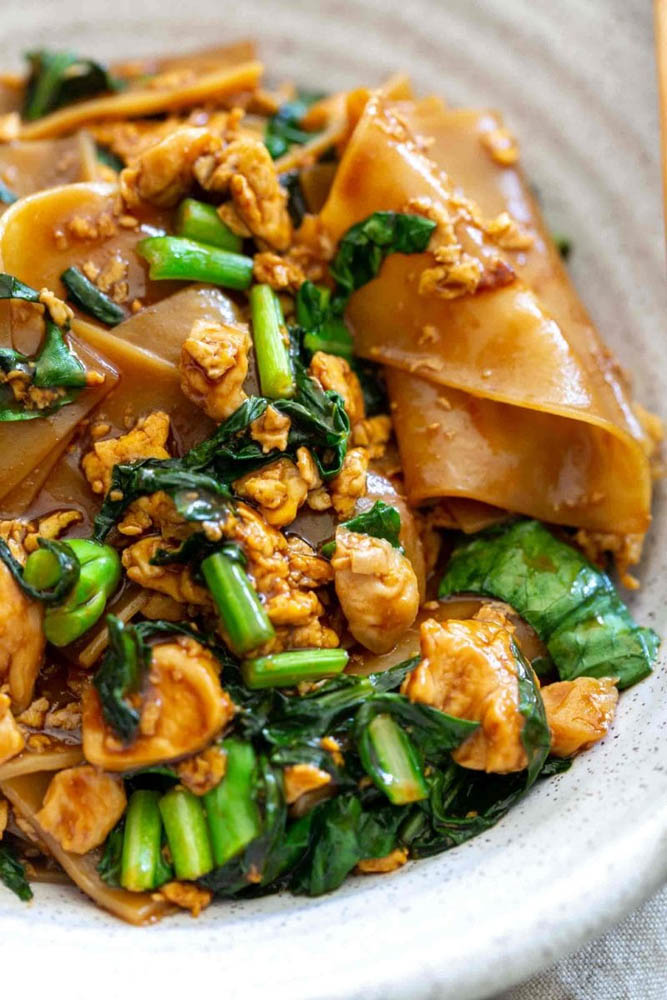 Phad See Ew Thai Fried Hor Fun 